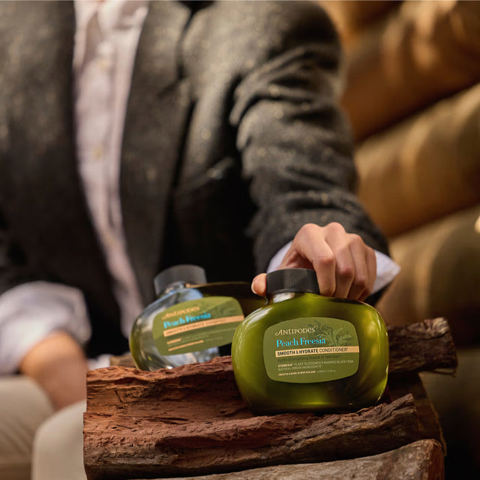 ANTIPODES Peach Freesia Smooth & Hydrate Shampoo 340ml